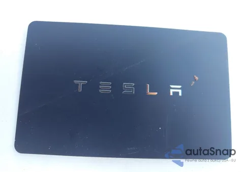 2020 Tesla Model Y Long Range Dual Motor All-Wheel Drive z USA, uszkodzony, nr VIN 5YJYGDEE7LF022478